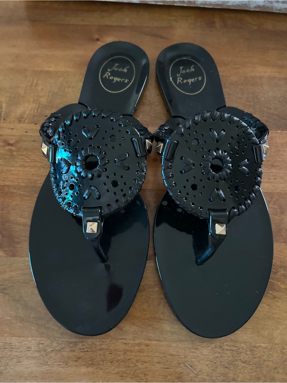 Jack Rogers Black Patent Leather Circle Medallion Thong Sandals